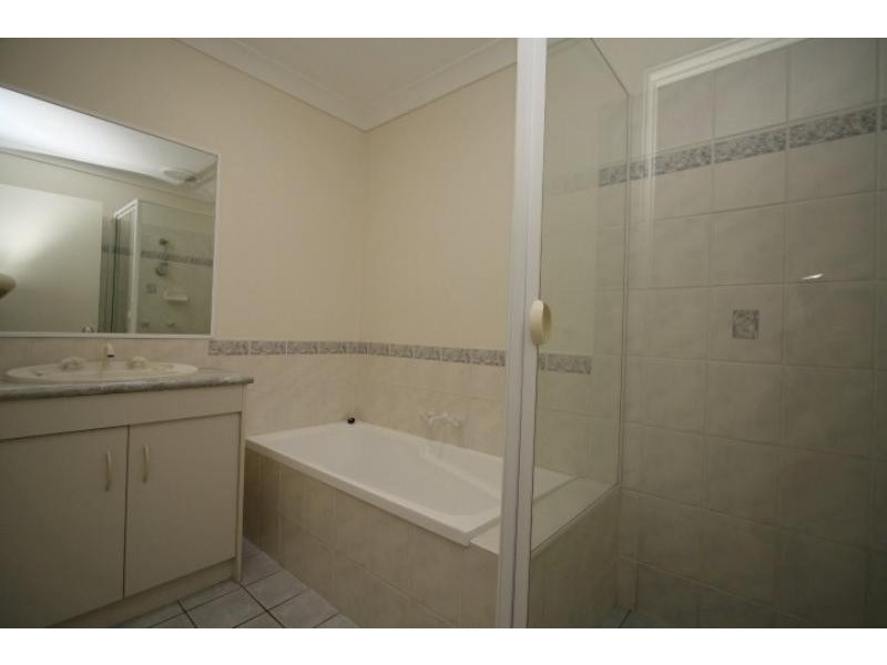 7 GREVILLEA Pl, Bridgeman Downs QLD 4035