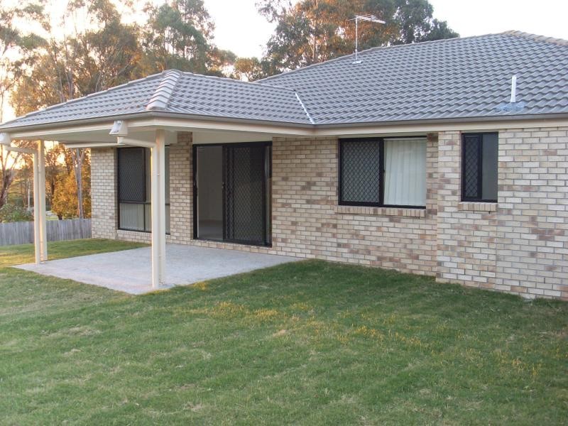 7 Renee St, Redbank Plains QLD 4301