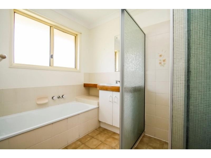 24 Tregana Ct, Edens Landing QLD 4207