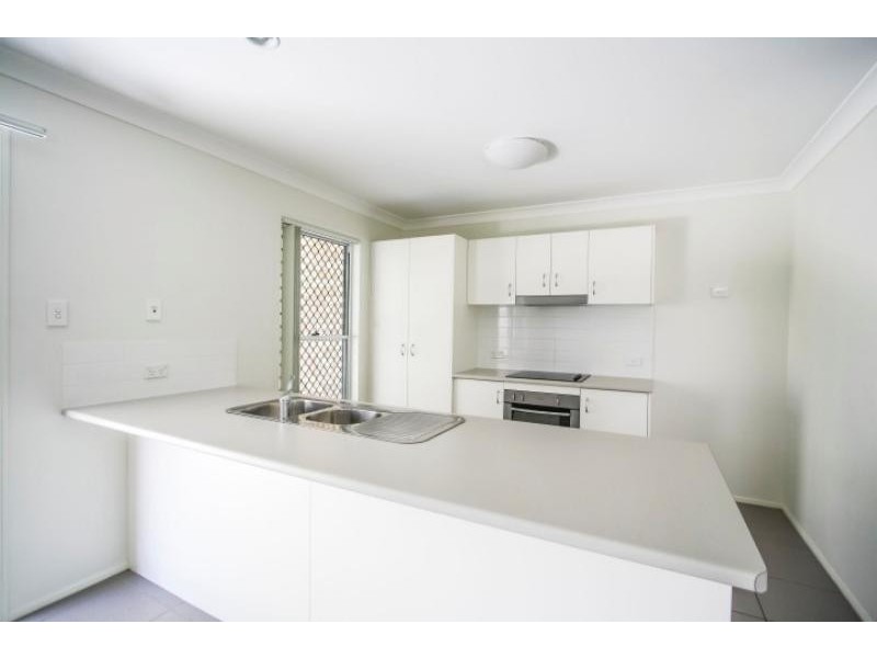 5 Statham Ct, Redbank Plains QLD 4301