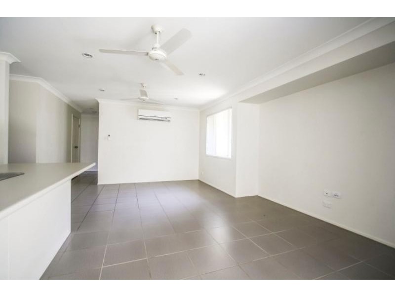 5 Statham Ct, Redbank Plains QLD 4301