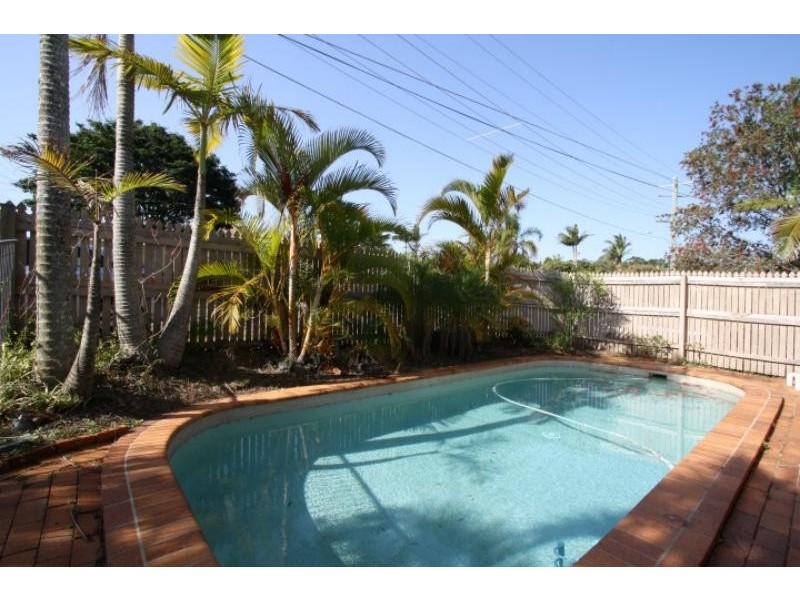 4 Elton St, Daisy Hill QLD 4127