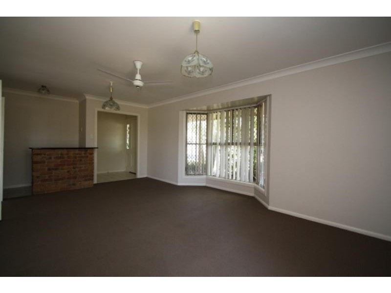 4 Elton St, Daisy Hill QLD 4127