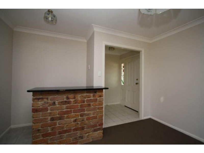 4 Elton St, Daisy Hill QLD 4127