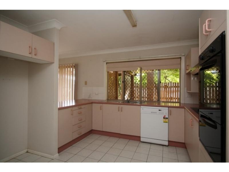 4 Elton St, Daisy Hill QLD 4127
