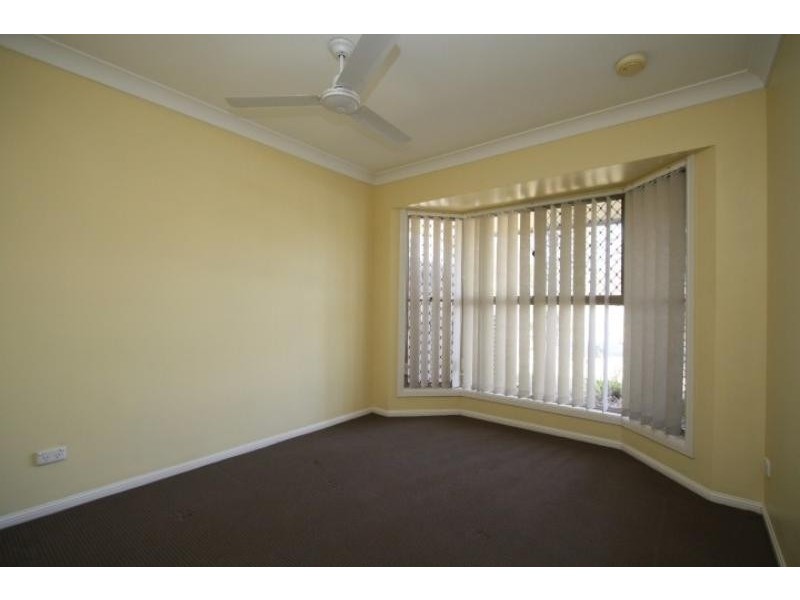 4 Elton St, Daisy Hill QLD 4127