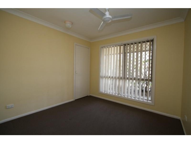 4 Elton St, Daisy Hill QLD 4127