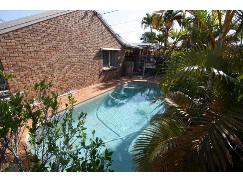 4 Elton St, Daisy Hill QLD 4127