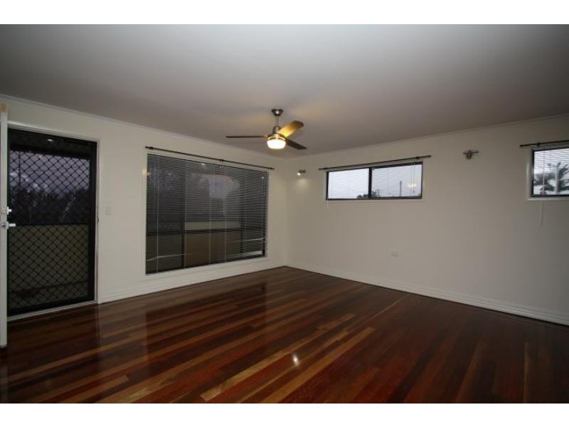 8 Benfer  Rd, Victoria Point QLD 4165