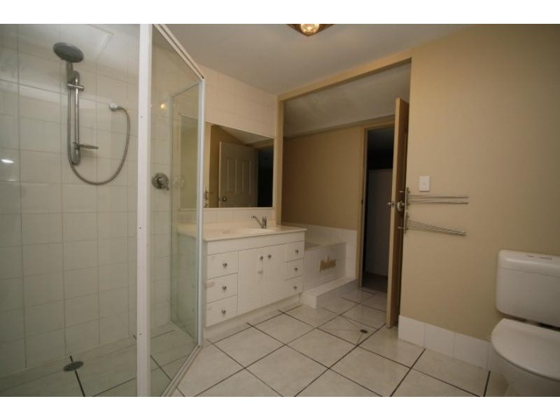 8 Benfer  Rd, Victoria Point QLD 4165