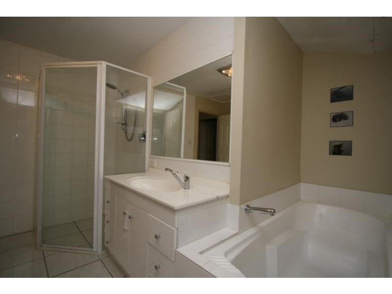 8 Benfer  Rd, Victoria Point QLD 4165