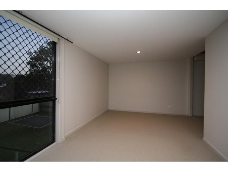 8 Benfer  Rd, Victoria Point QLD 4165