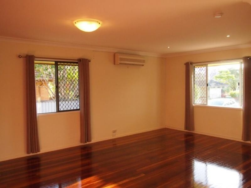 13 brown St, Lawnton QLD 4501