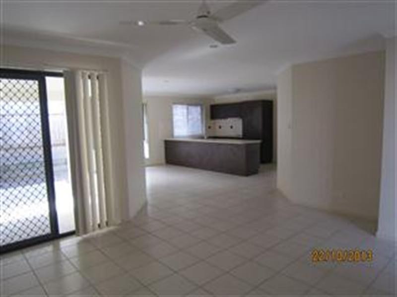 4 Vanessa Cl, Richlands QLD 4077