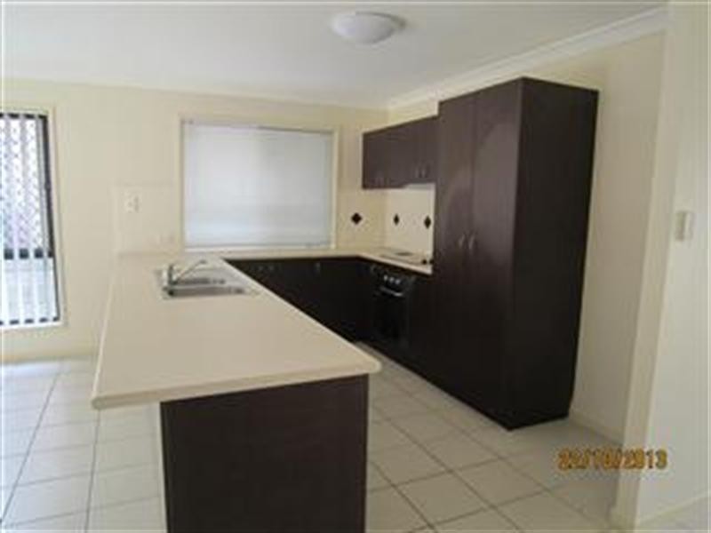 4 Vanessa Cl, Richlands QLD 4077