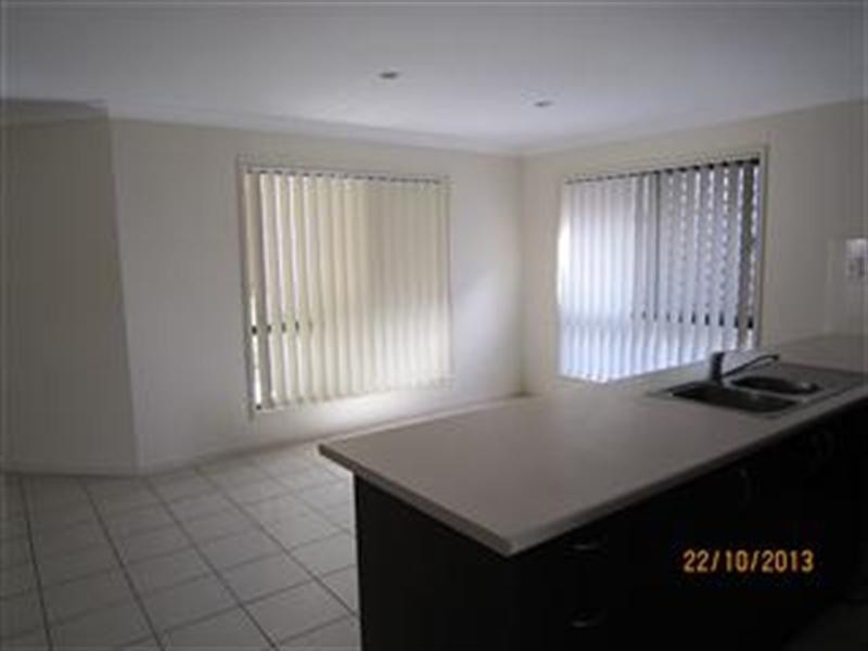 4 Vanessa Cl, Richlands QLD 4077