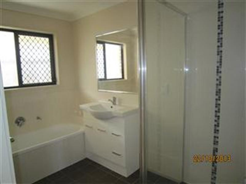 4 Vanessa Cl, Richlands QLD 4077