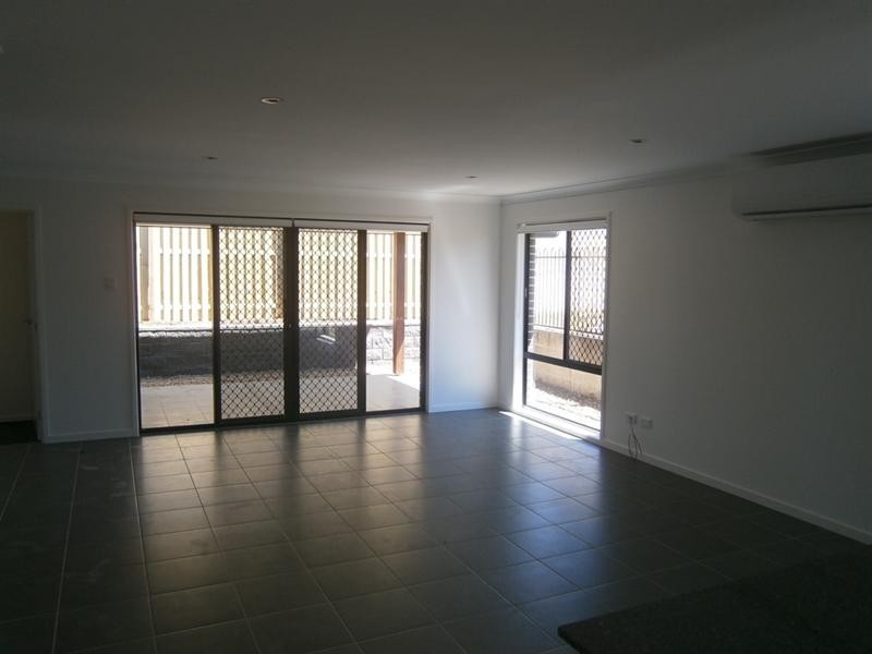 44 Sawmill Cct, Riverhills QLD 4074