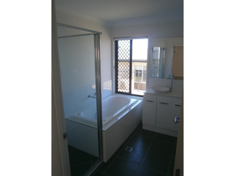 44 Sawmill Cct, Riverhills QLD 4074