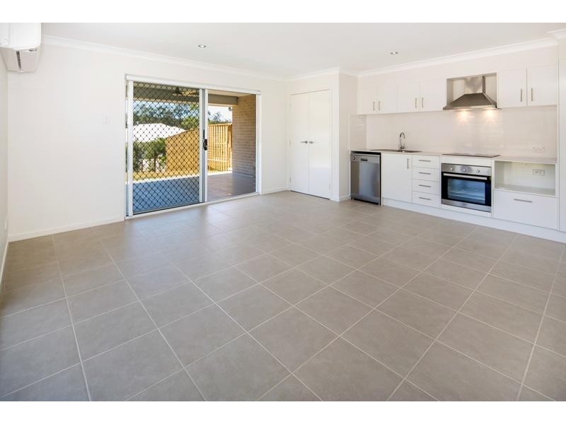 6B Brigid Bvd, Augustine Heights QLD 4300