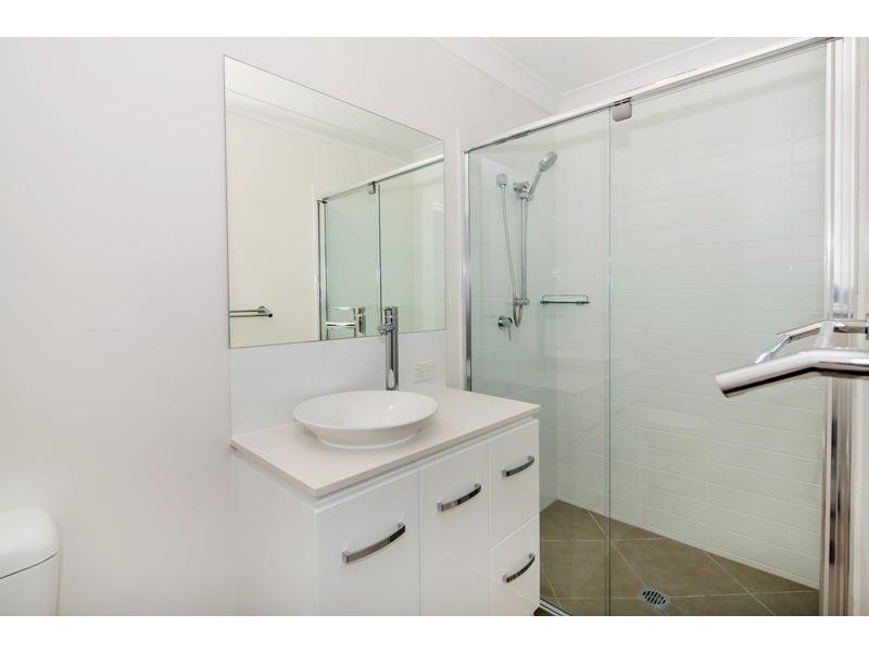 6A Brigid Bend, Augustine Heights QLD 4300
