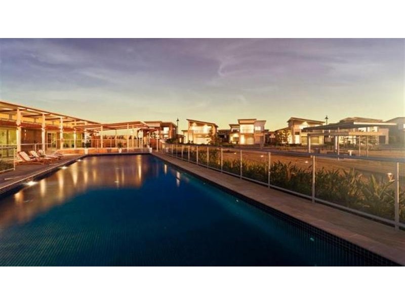 2 Mariner Way, Hope Island QLD 4212