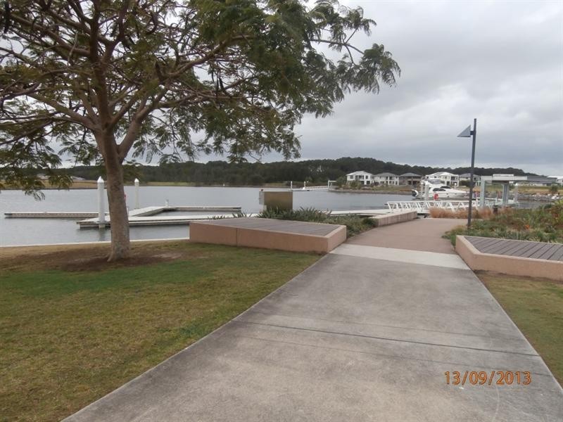 2 Mariner Way, Hope Island QLD 4212