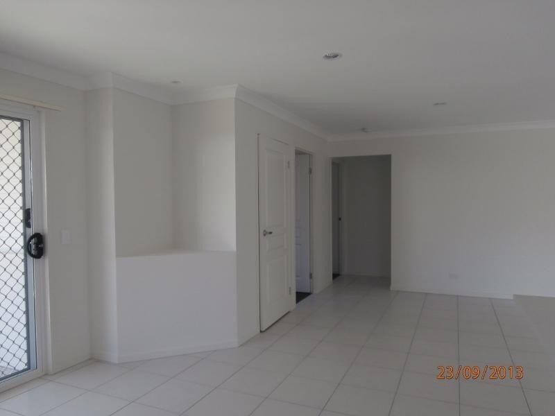 2 Mariner Way, Hope Island QLD 4212