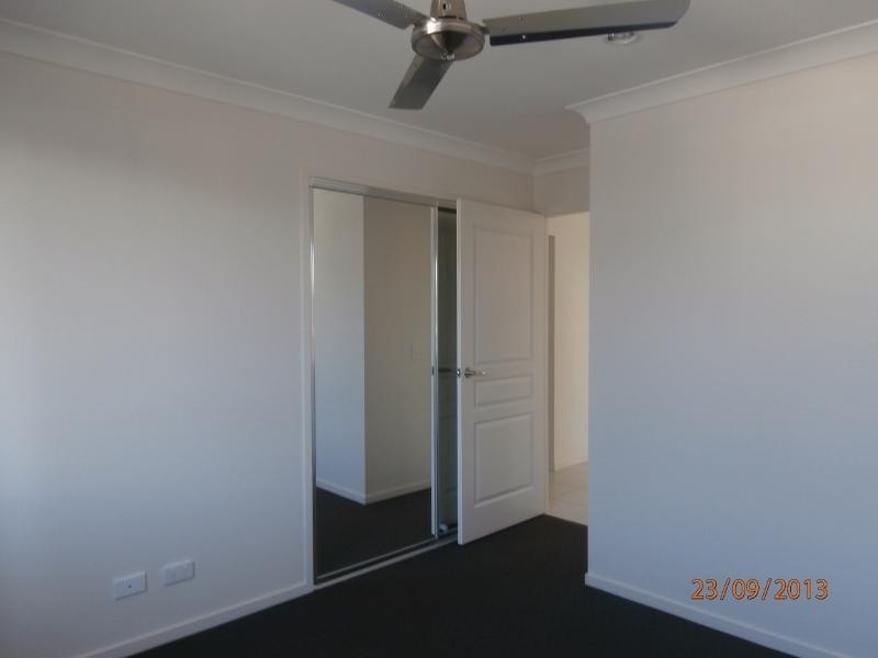 2 Mariner Way, Hope Island QLD 4212