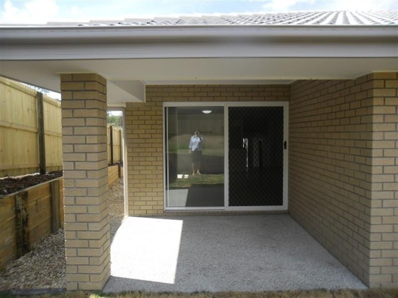 8 Willow Rise Dr, Waterford QLD 4133