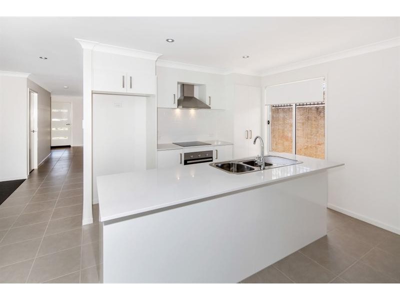 56 Sawmill Cct, Riverhills QLD 4074