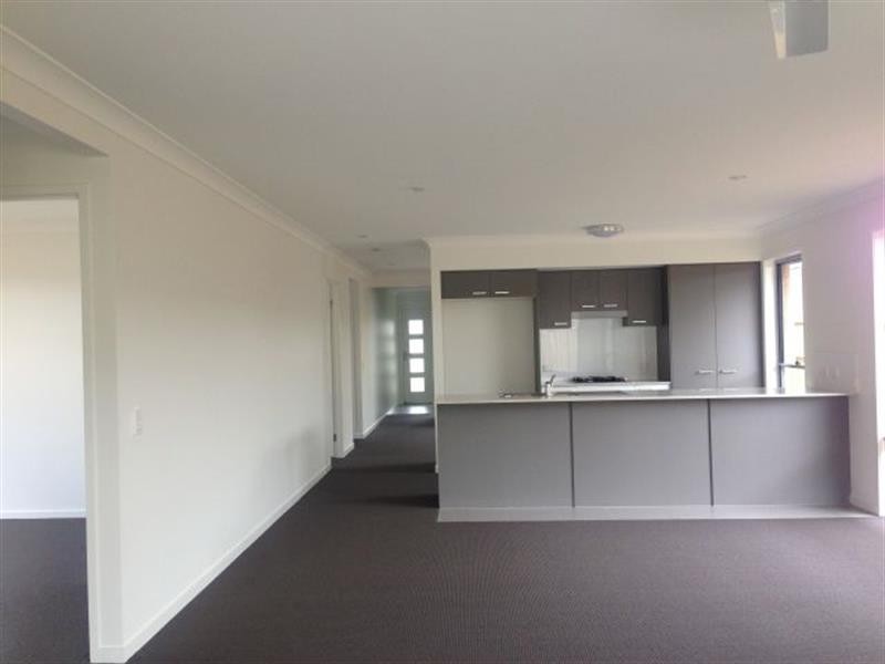 89 Brookside  Cct, Ormeau QLD 4208