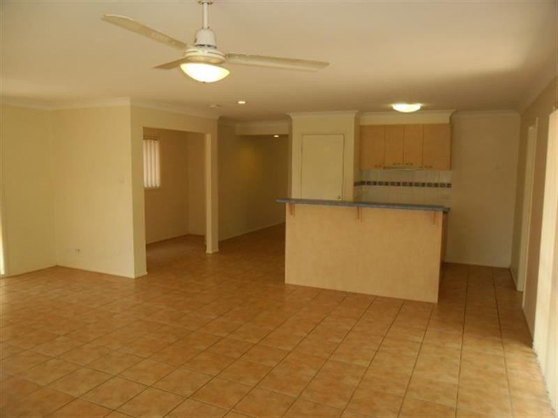 15 Araluen  Pl, Carindale QLD 4152