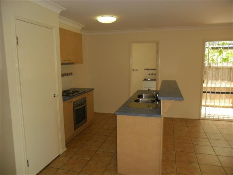 15 Araluen  Pl, Carindale QLD 4152