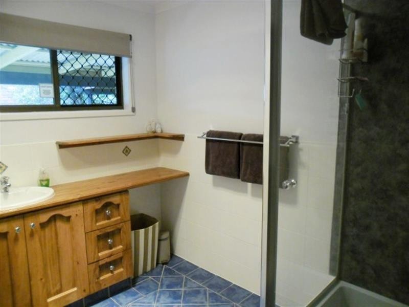 2 Stormbridge Ct, Daisy Hill QLD 4127