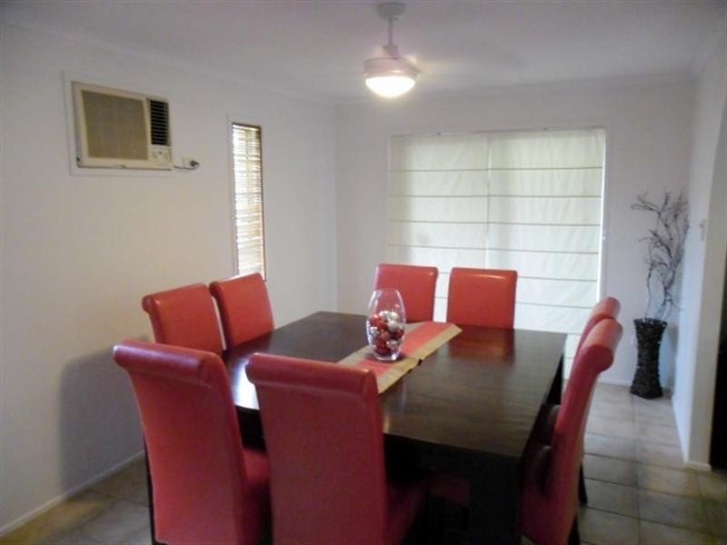 2 Stormbridge Ct, Daisy Hill QLD 4127