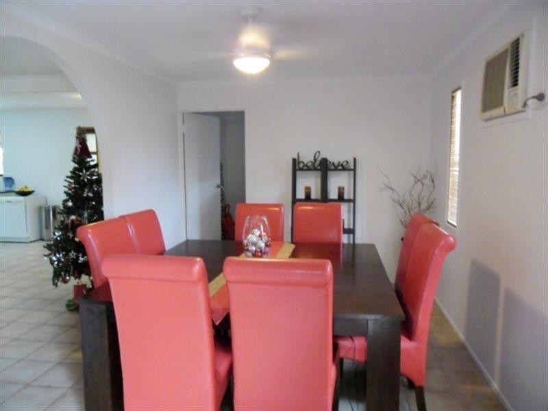 2 Stormbridge Ct, Daisy Hill QLD 4127