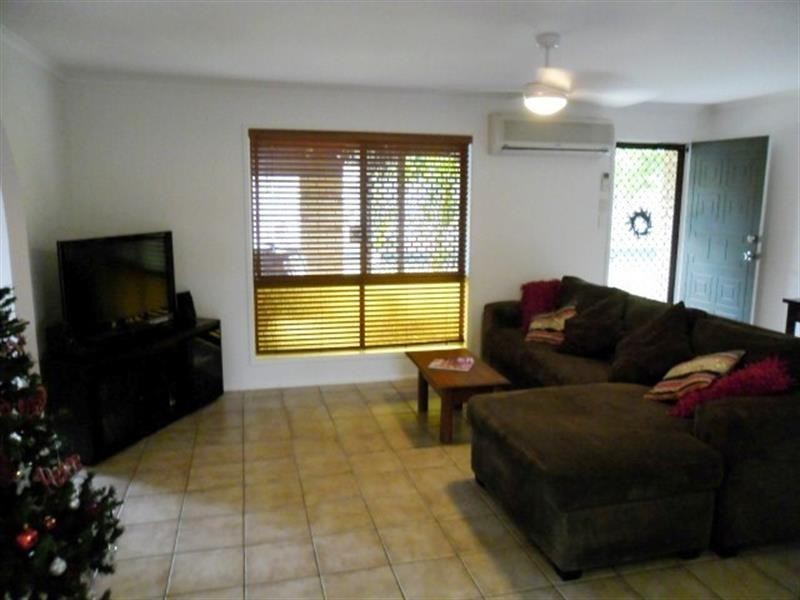 2 Stormbridge Ct, Daisy Hill QLD 4127