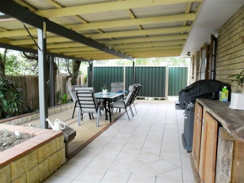 2 Stormbridge Ct, Daisy Hill QLD 4127