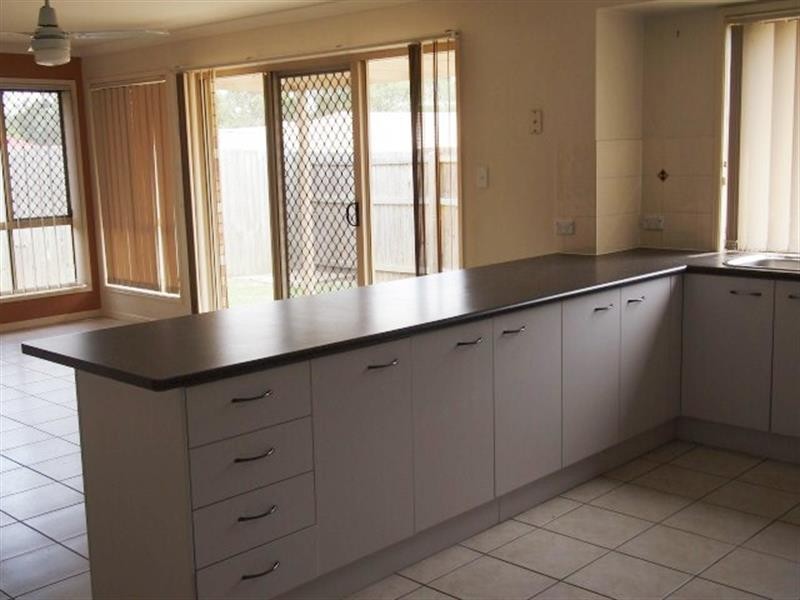 61 Watarrka Dr, Parkinson QLD 4115