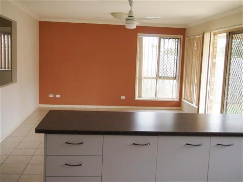 61 Watarrka Dr, Parkinson QLD 4115