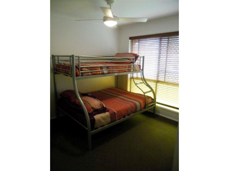 2 Stormbridge Ct, Daisy Hill QLD 4127