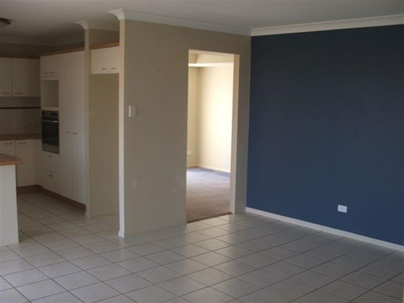 105 Bunker Rd, Victoria Point QLD 4165