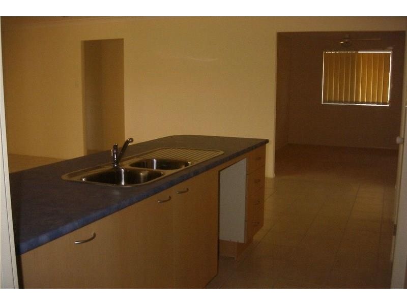 42 Brookside Pl, Lota QLD 4179