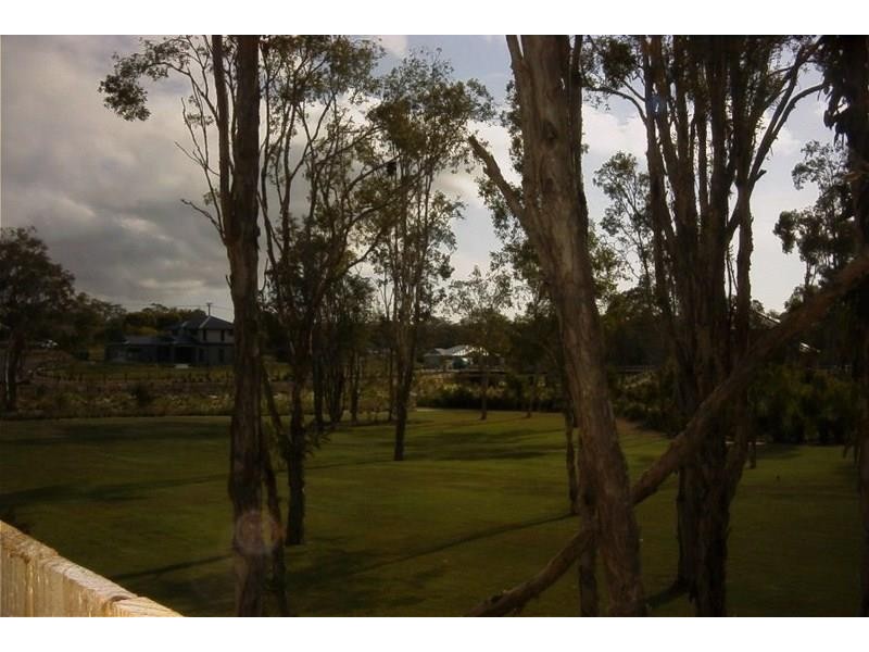 42 Brookside Pl, Lota QLD 4179