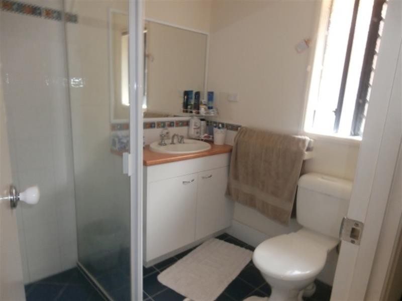 42 Brookside Pl, Lota QLD 4179