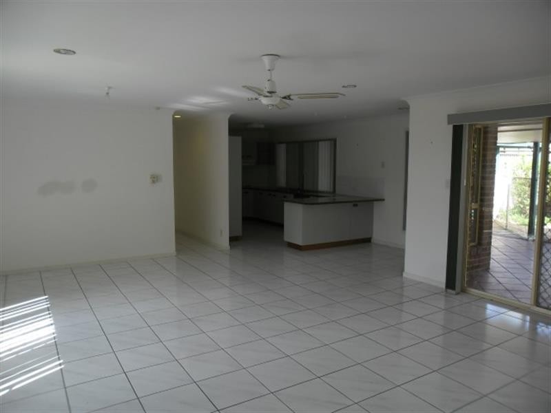 9 Charnley Ct, Shailer Park QLD 4128