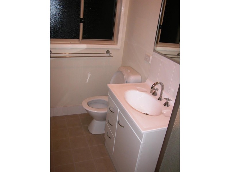 10 Fawcett St, Kingston QLD 4114