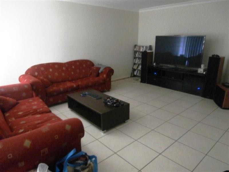 10 Fawcett St, Kingston QLD 4114