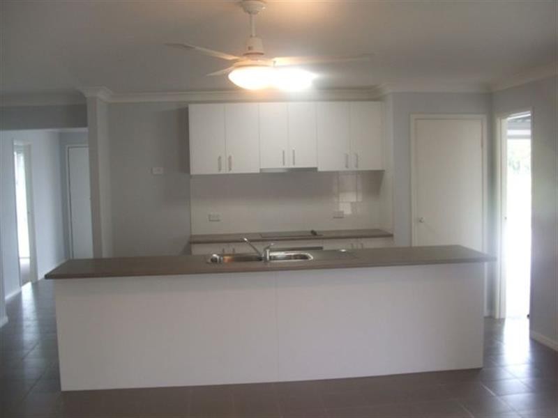 8 Camphor Ct, Victoria Point QLD 4165